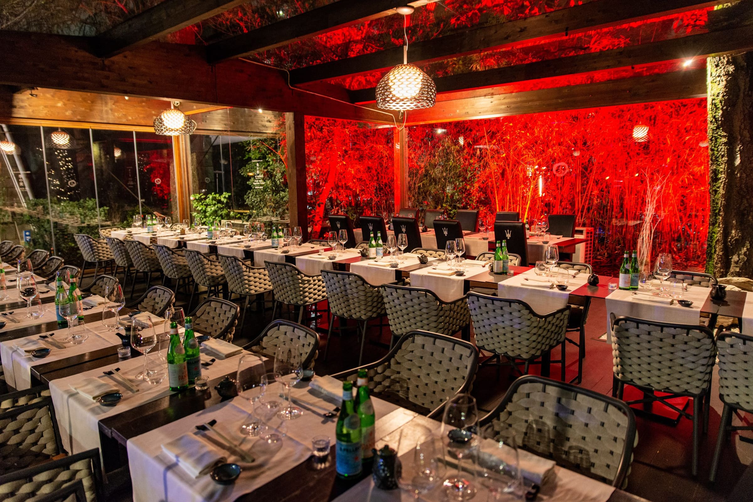 Interno elegante di un ristorante giapponese a Milano